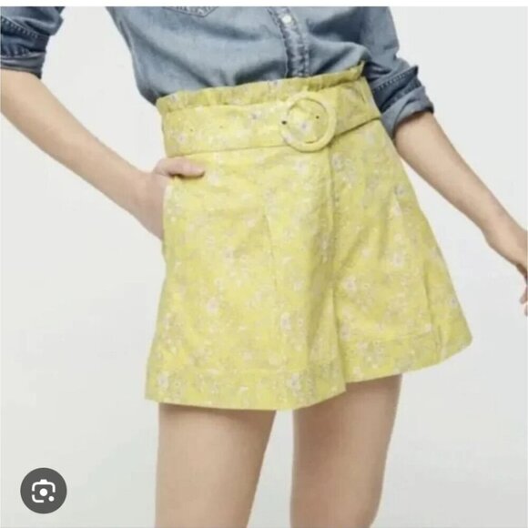 J. CREW | Pleated shorts with ring-buckle belt Liberty print Yellow Sz 4 - Picture 2 of 7